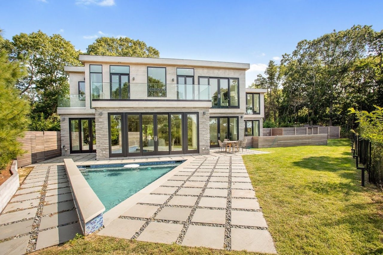 289 Noyack Rd. Southampton