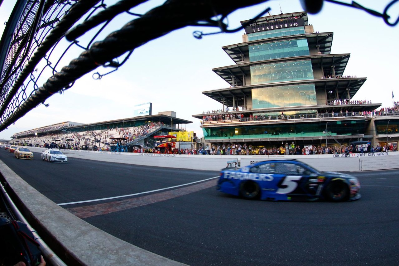 Ultimate Guide to Attending The 25th Running of the Brickyard 400