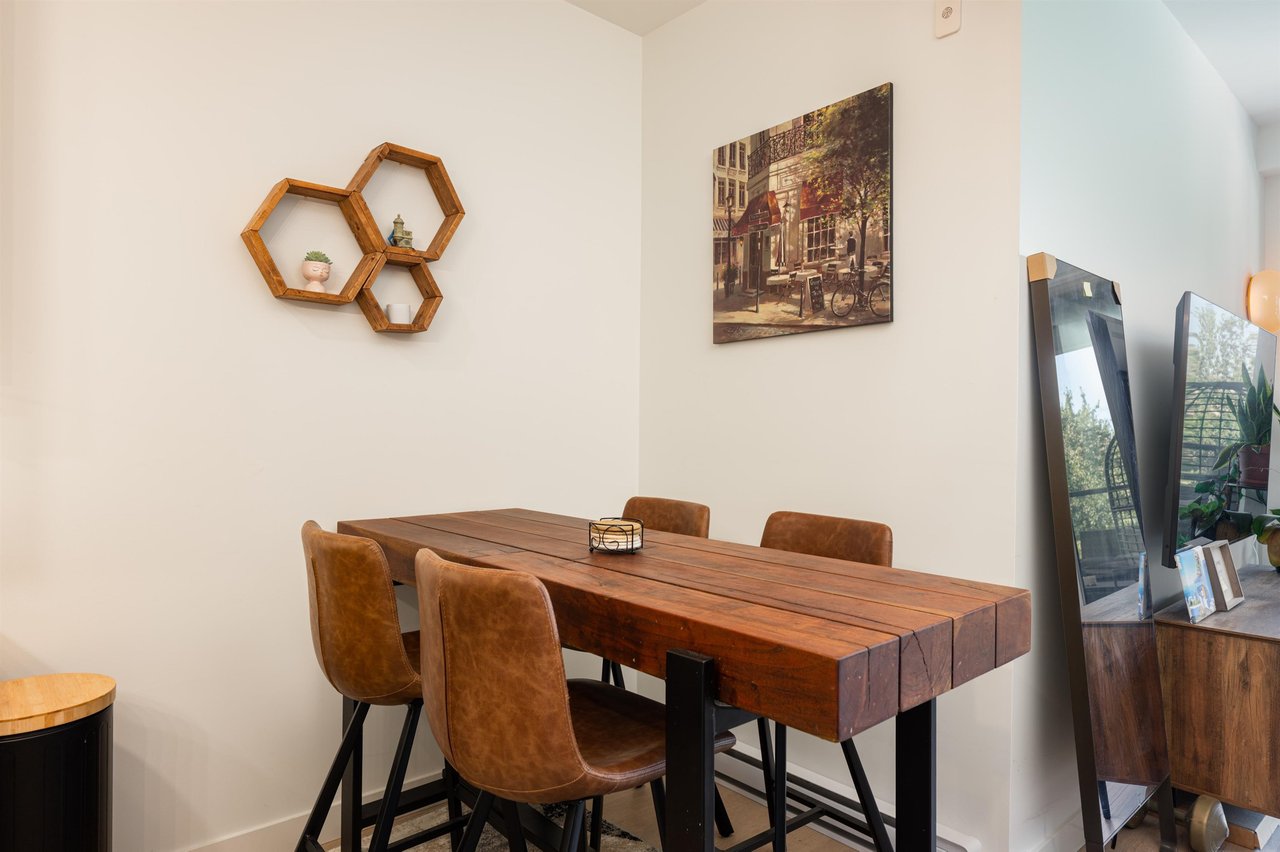 412-7588 16th St