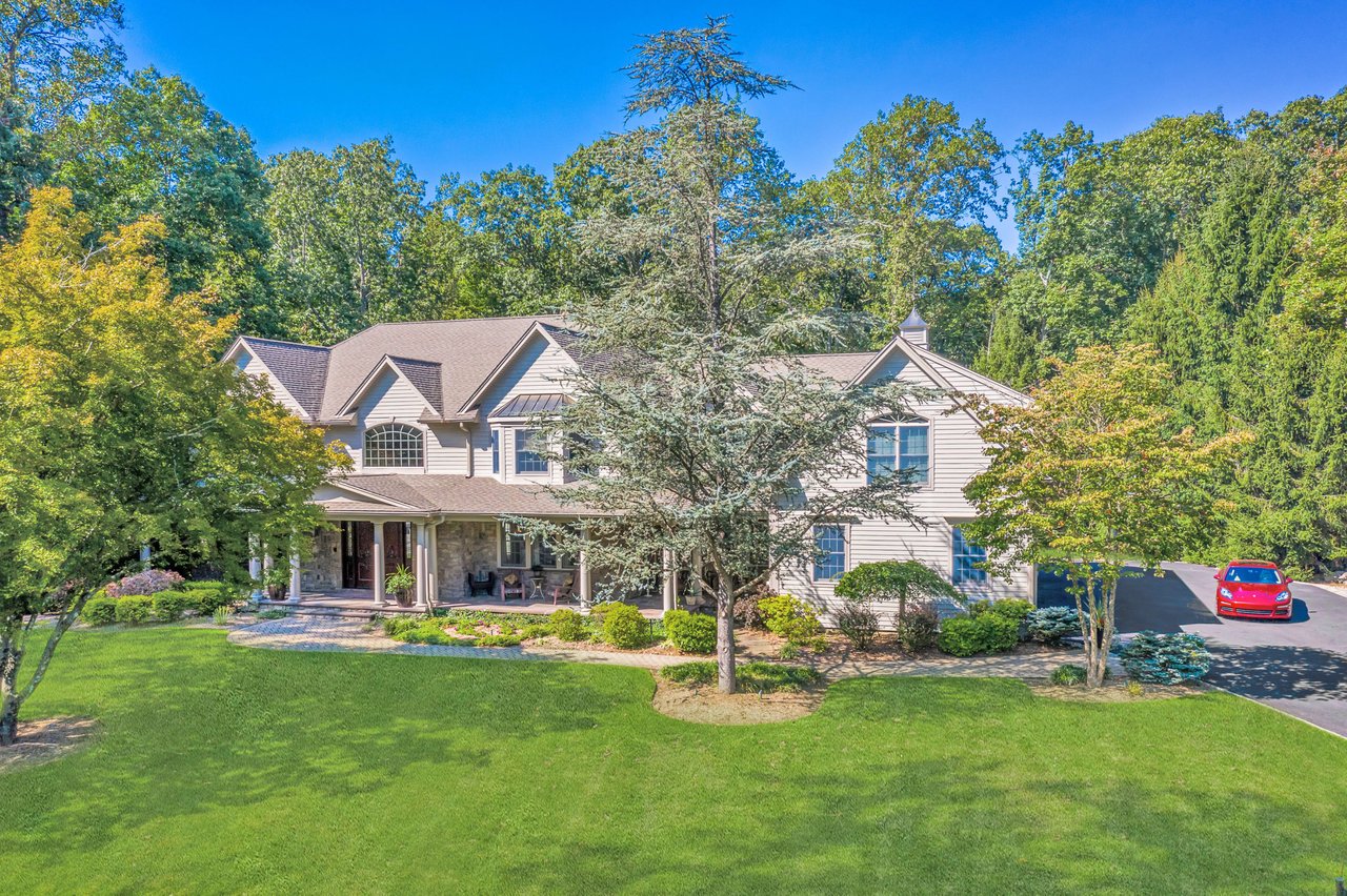 8 Glenbrook Drive
