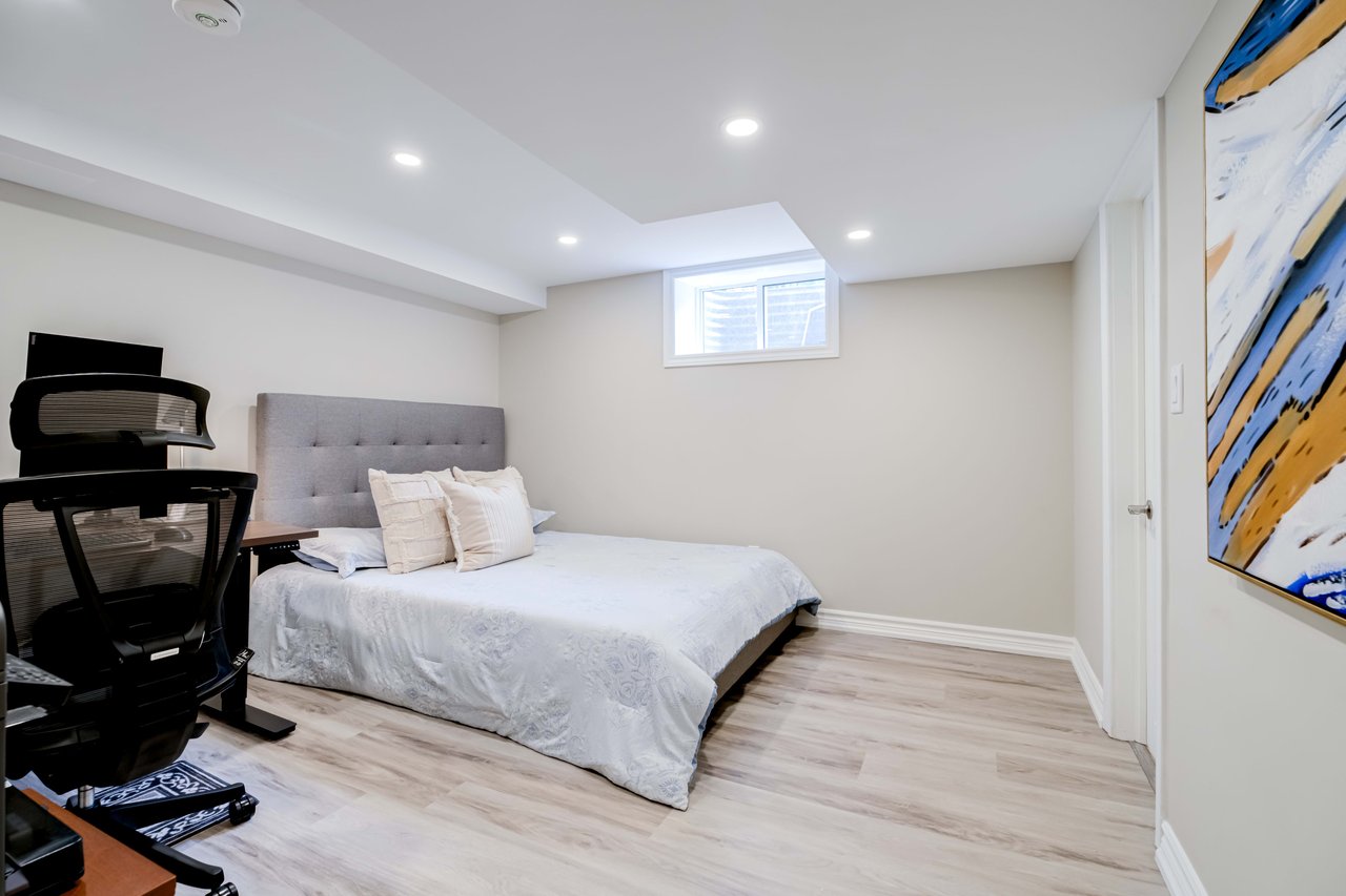 16 Henry Corson Pl