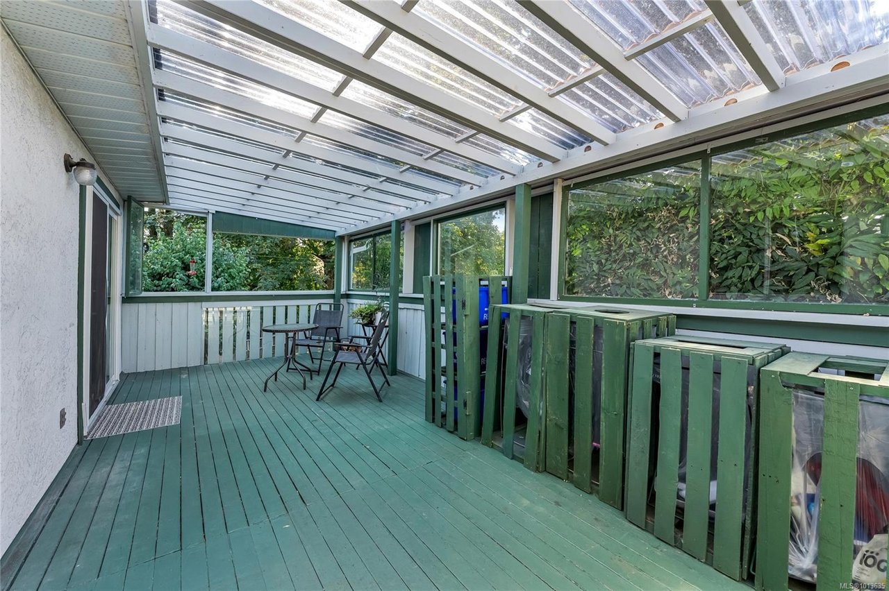 7678 Grieve Cres