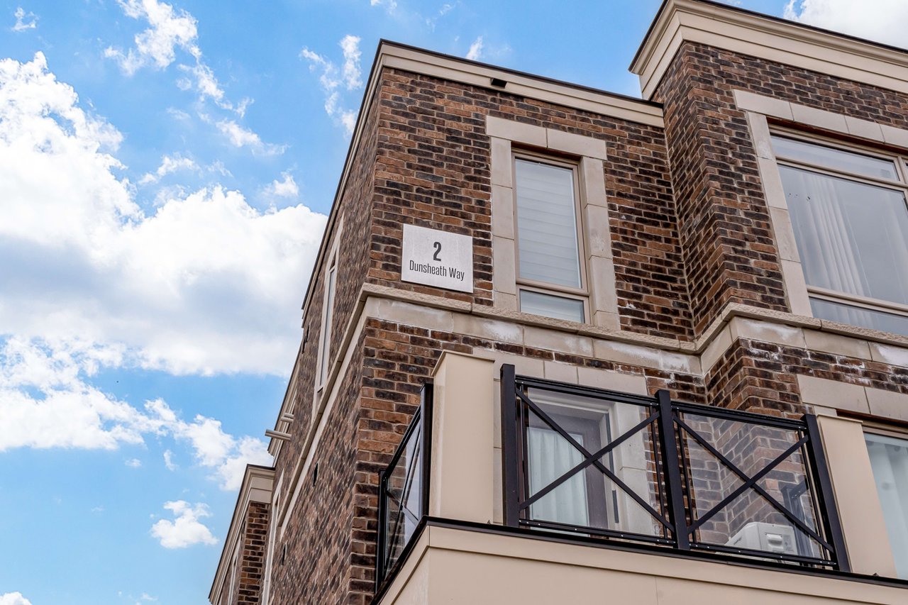 112-2 Dunsheath Way