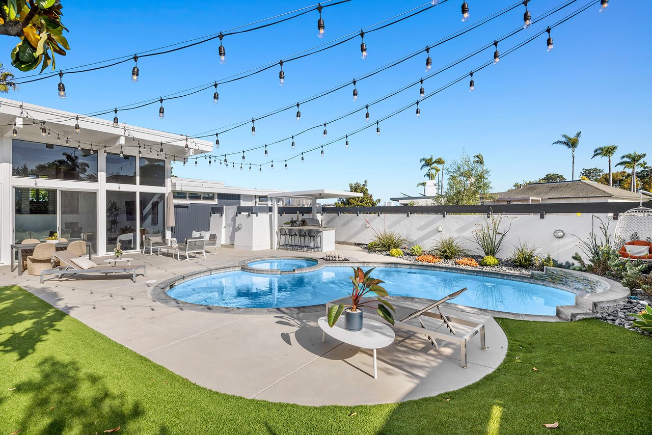 1600 Galaxy Drive