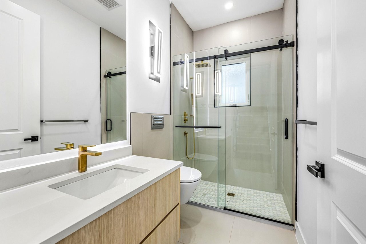 2678 Horley St