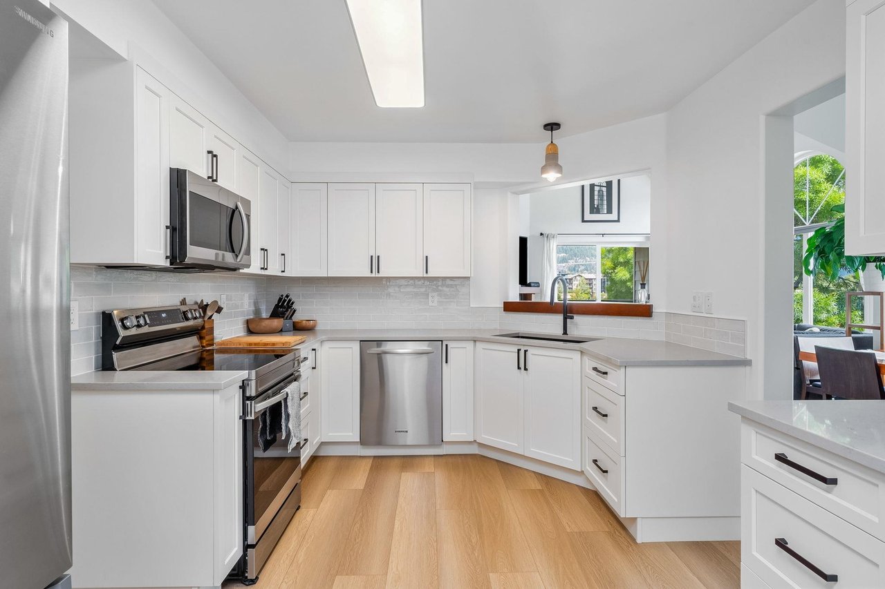 312-1466 Pemberton Ave