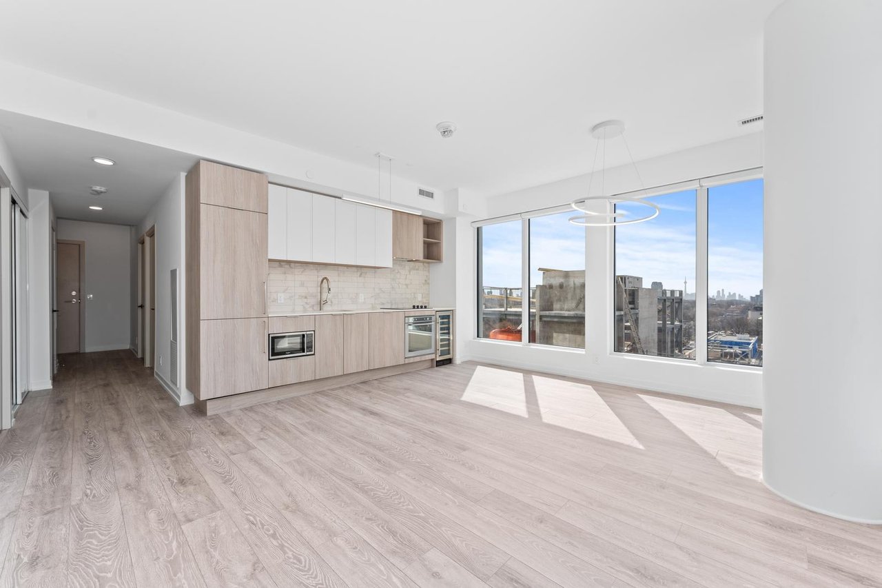 2020 Bathurst St Unit: 1121