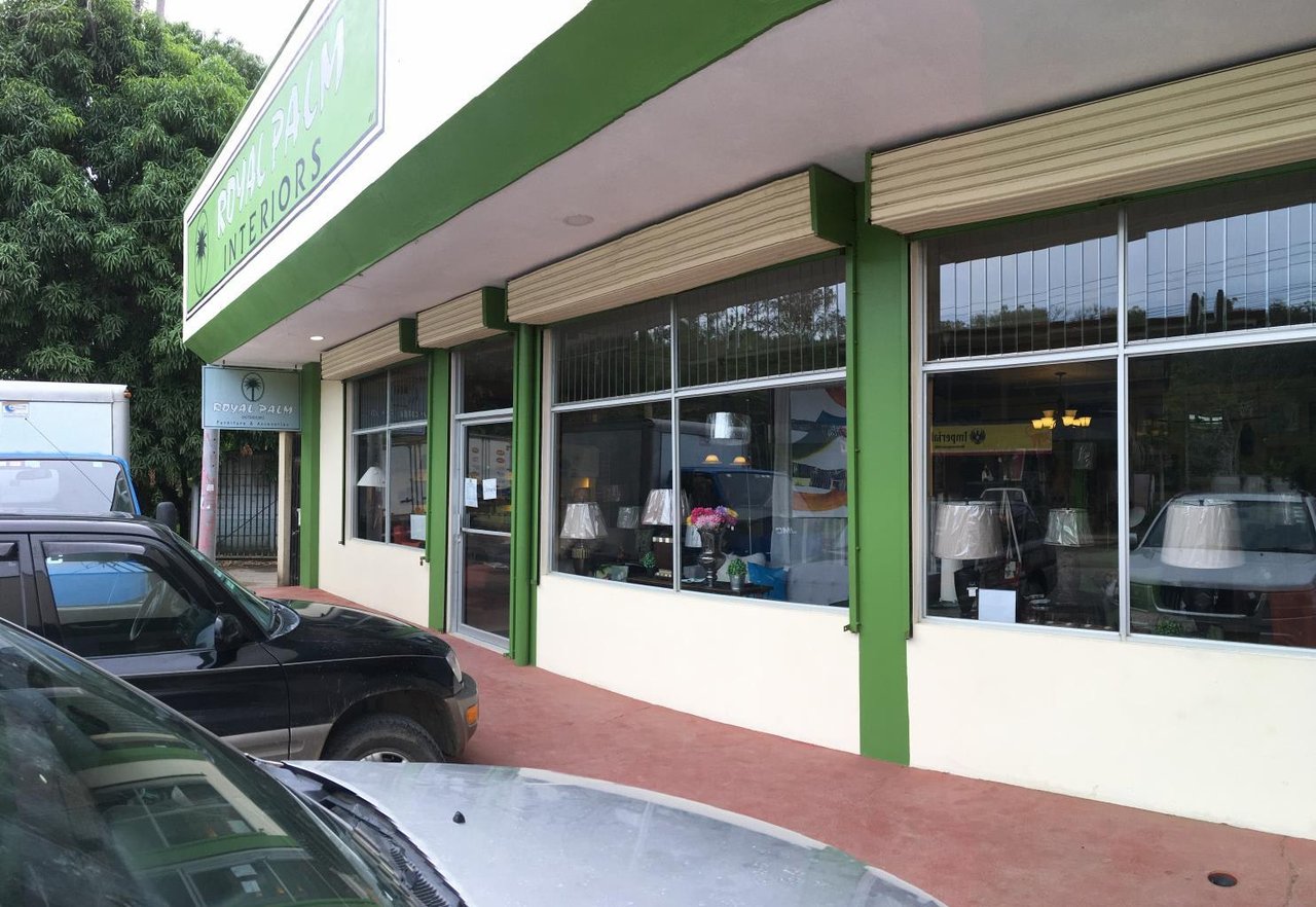 Uvita Profitable Retail Business! So Much More Than a Furniture Store!
