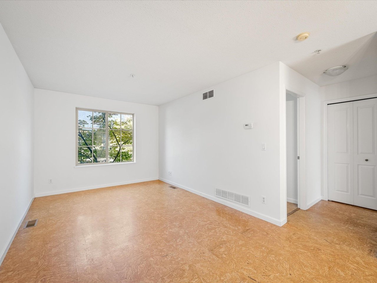 1-1442 Vine Rd