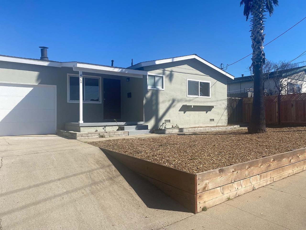 471 Albert Way