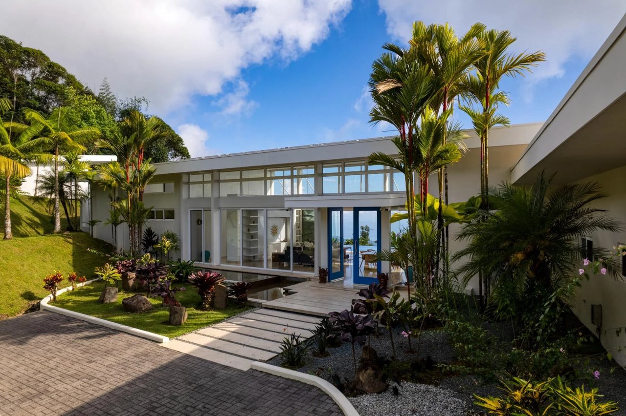 Solar Powered Luxury Home, Dominical, Puntarenas