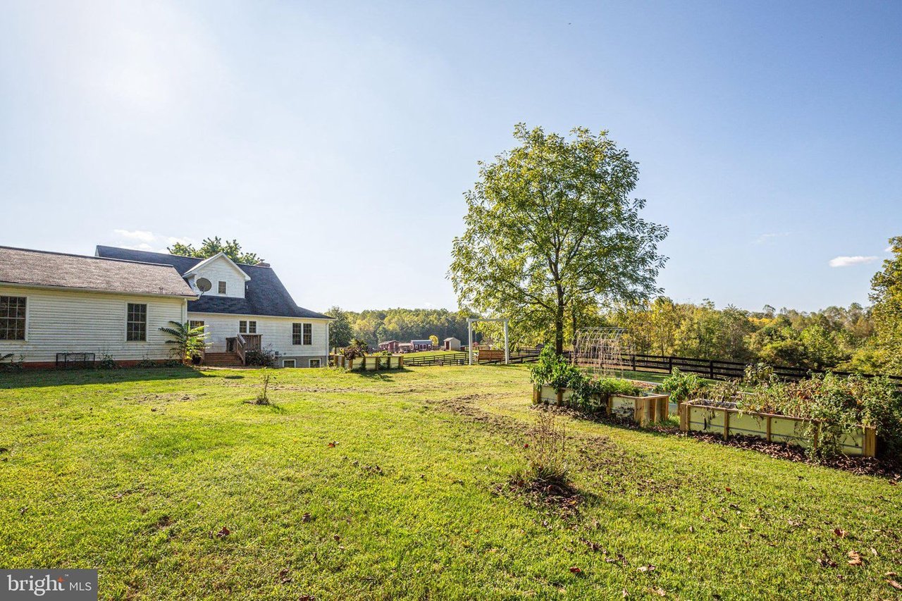 10623 Gravel Rd