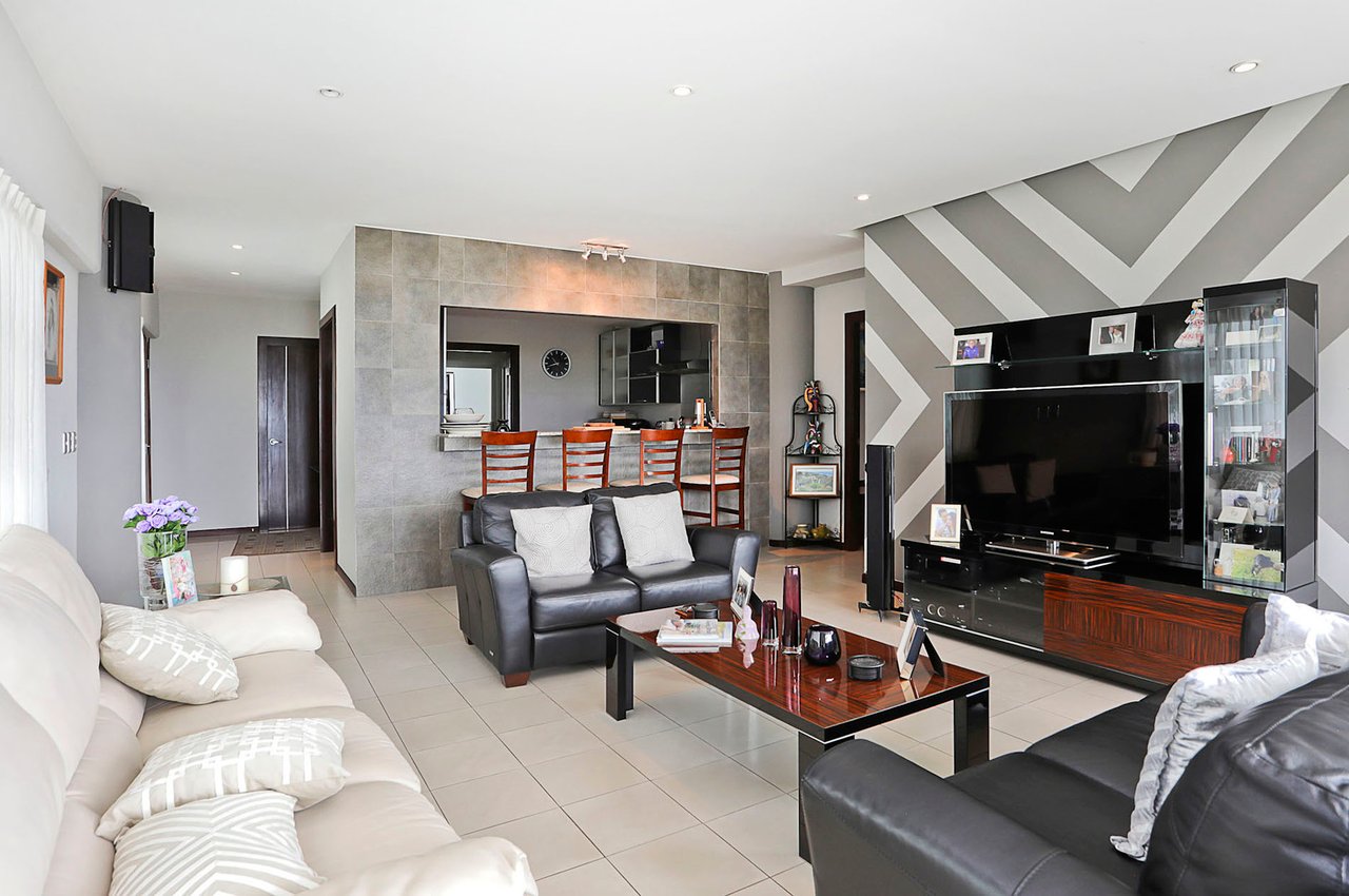 Panoramic View Furnished Condo, Escazu, San Jose