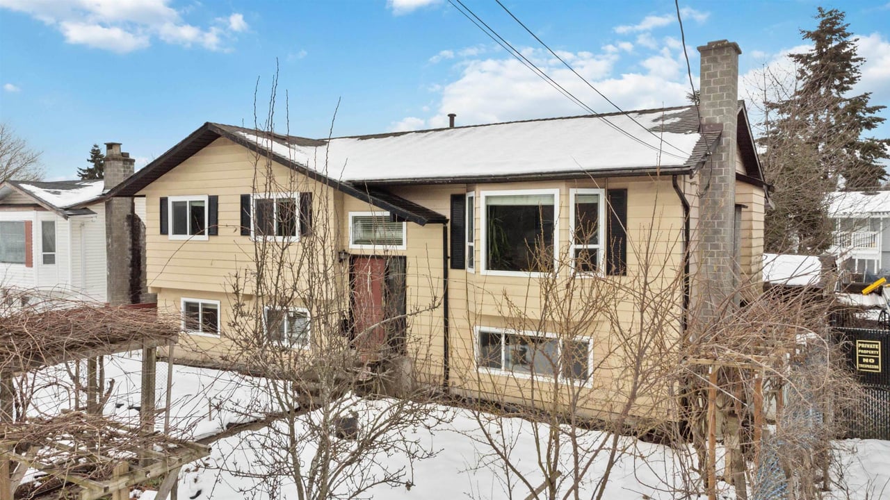 15774 96 Ave