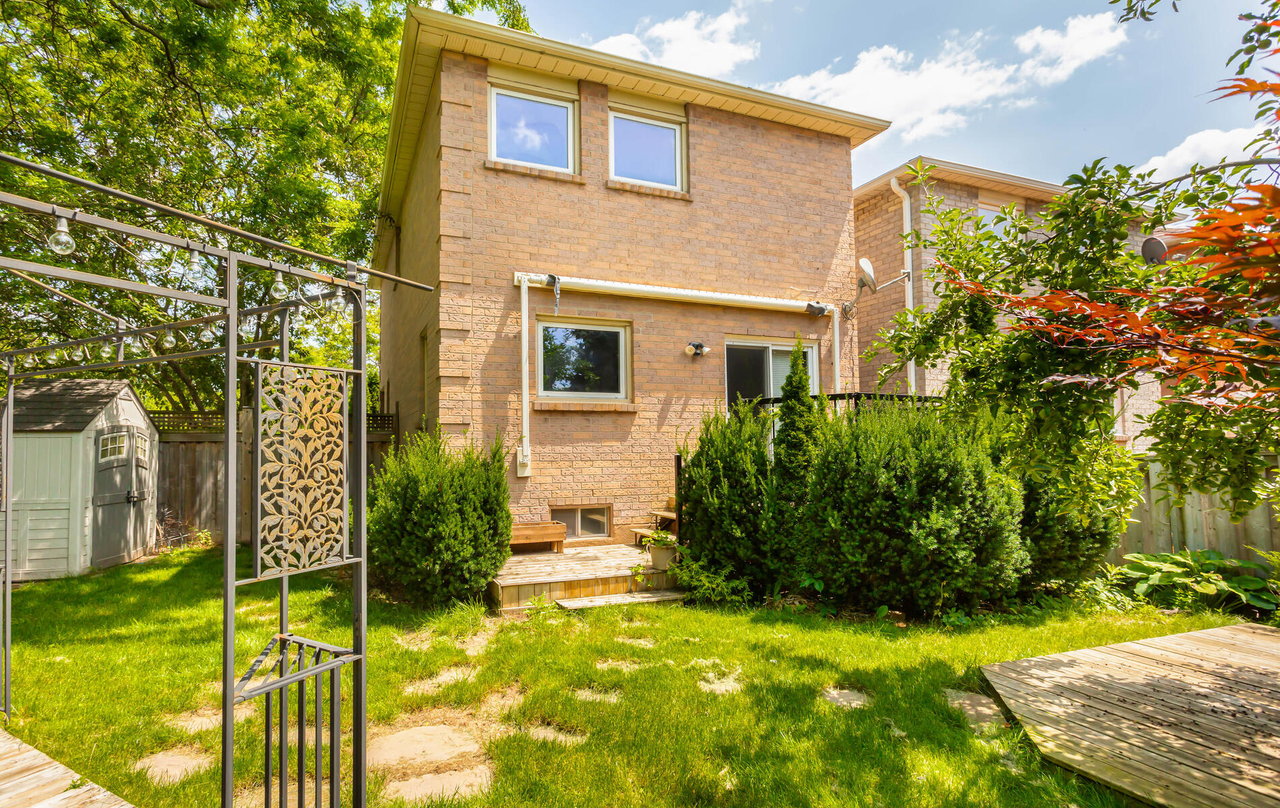 1308 Valerie Cres