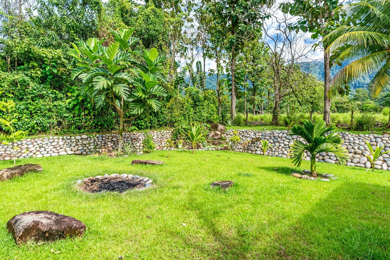 Bright & Peaceful 3-Bedroom Home With Separate Workshop/Office Space & Stunning Views Of The Lush Mountains In Easy-Access Location In Ojochal Costa Rica