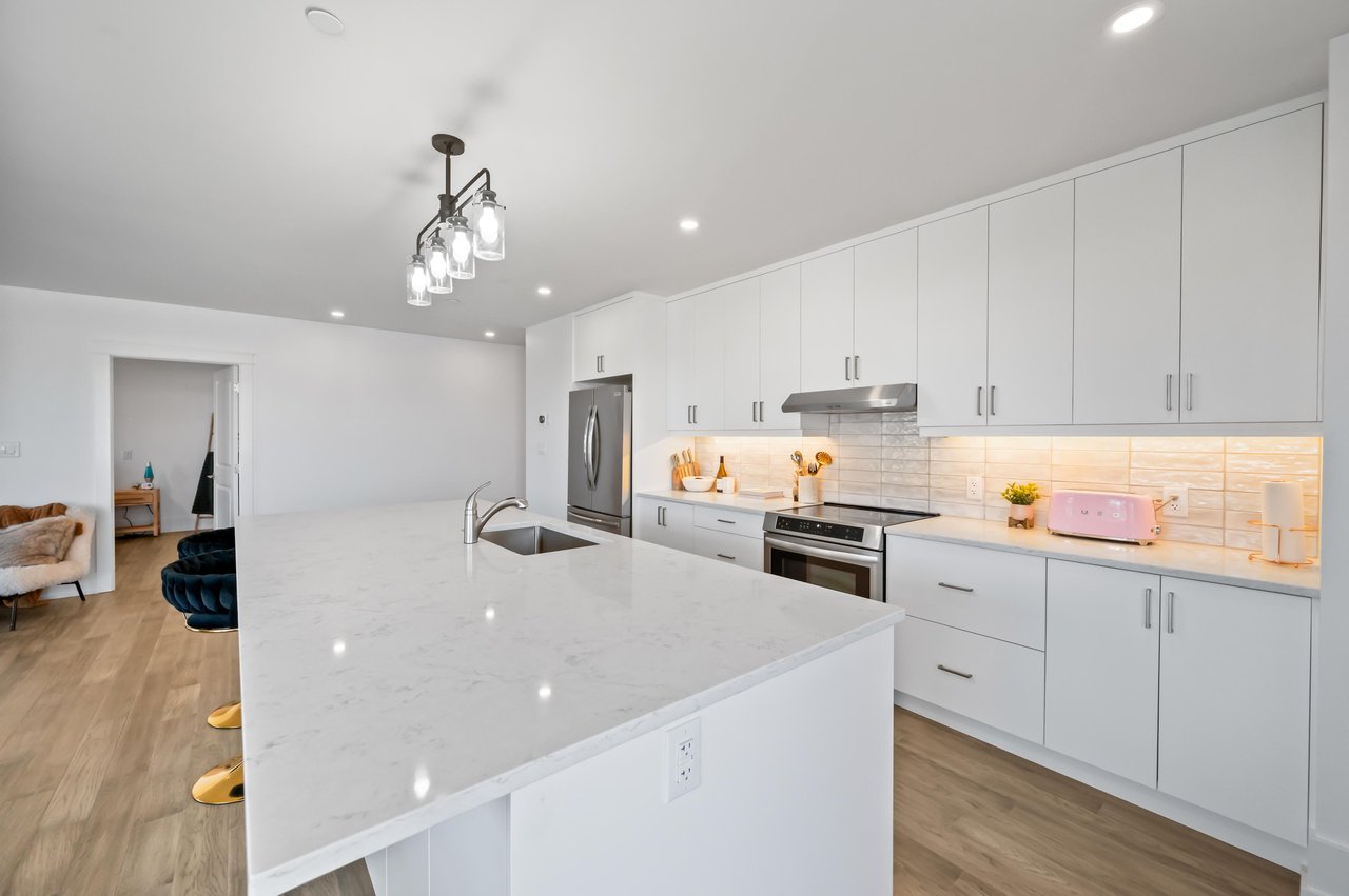 303-17 Cleave Avenue