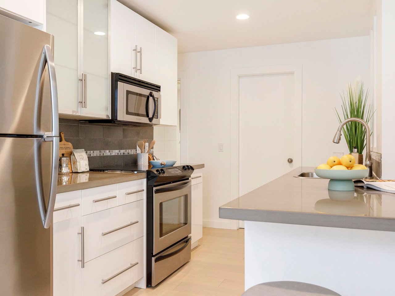 204-2770 Burrard St