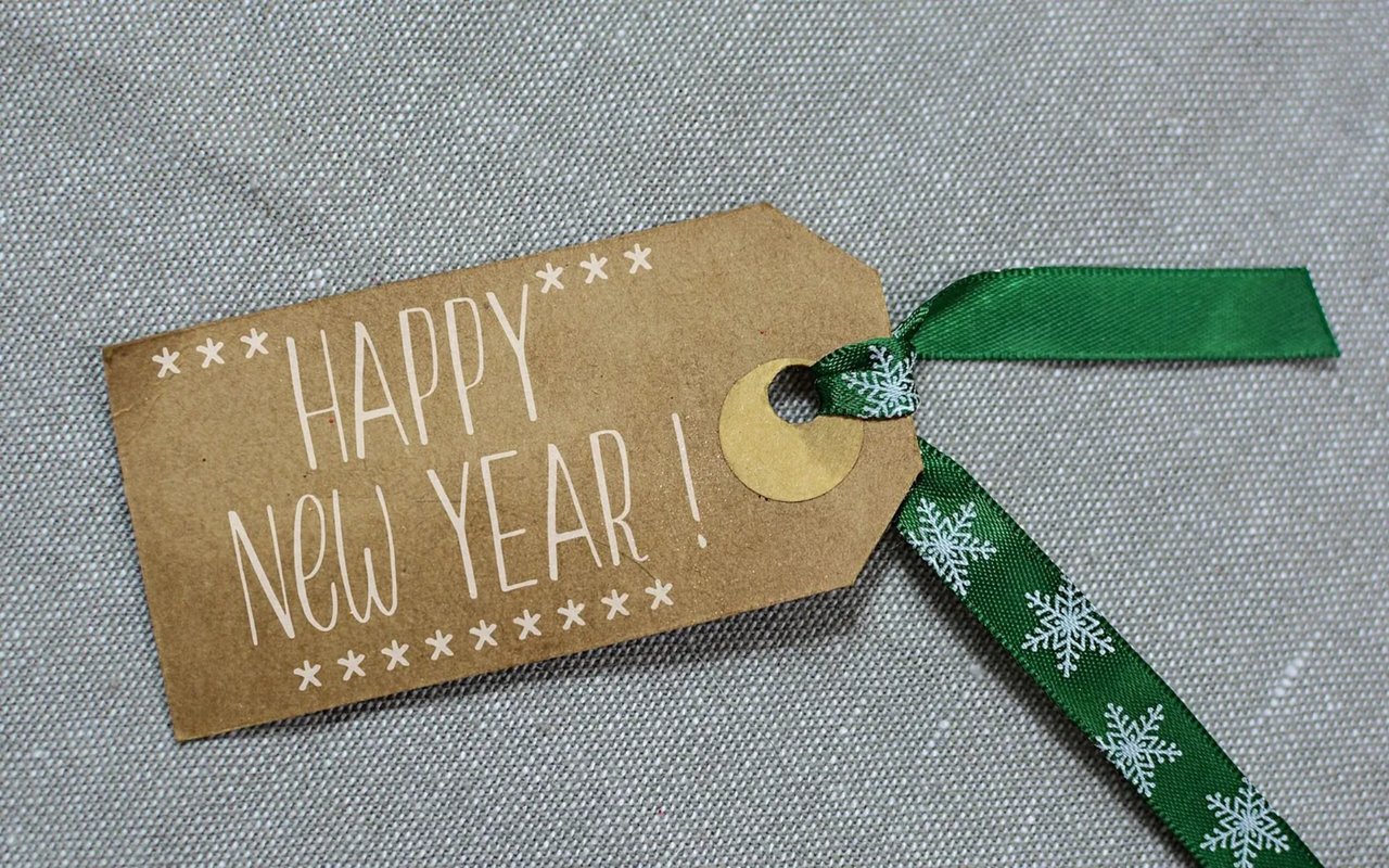 Essential New Year’s Resolutions for Homebuyers and Homesellers