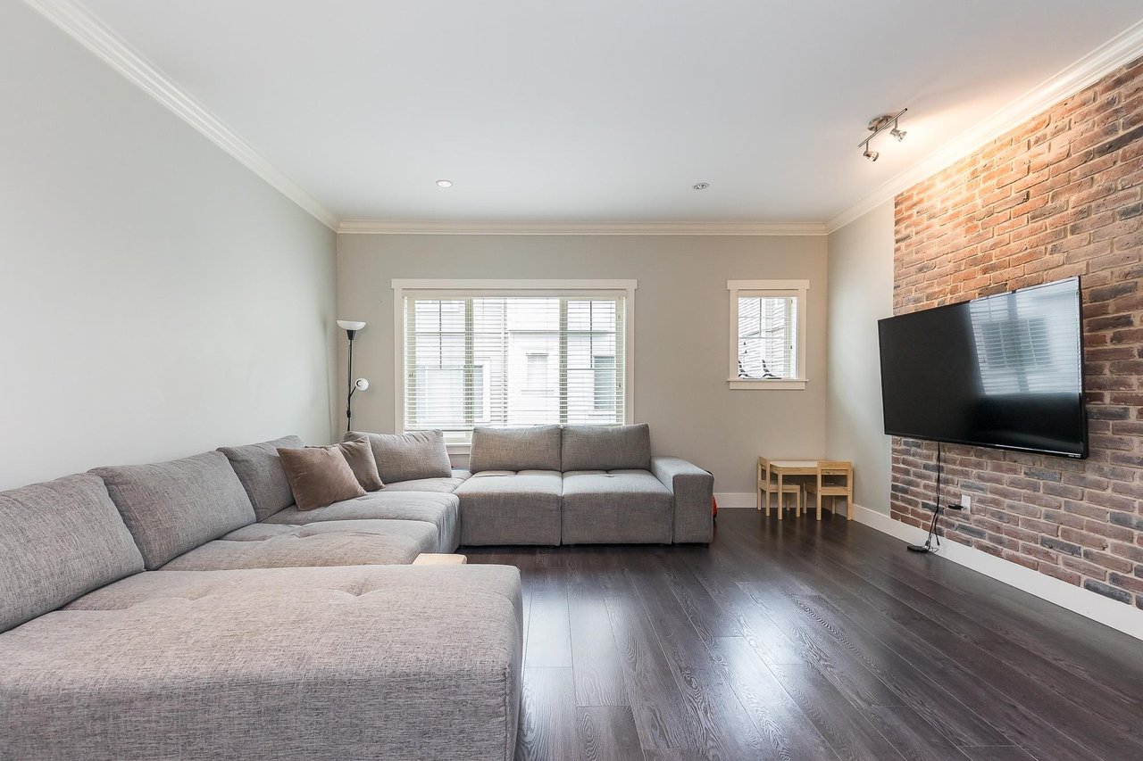 12-19097 64 Ave