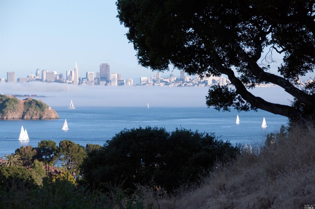 Marabella End Unit With San Francisco Views