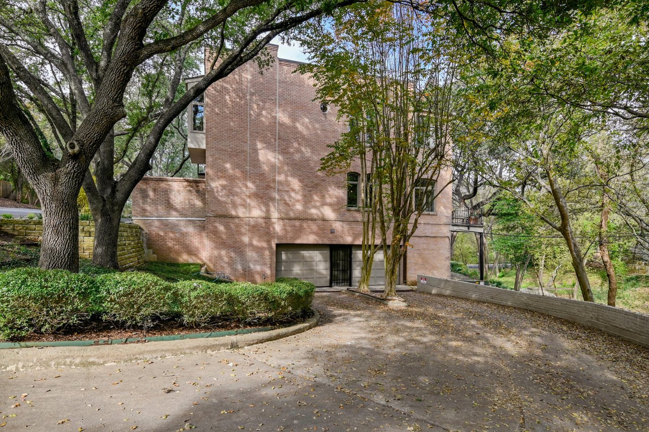 3716 Bridle Path