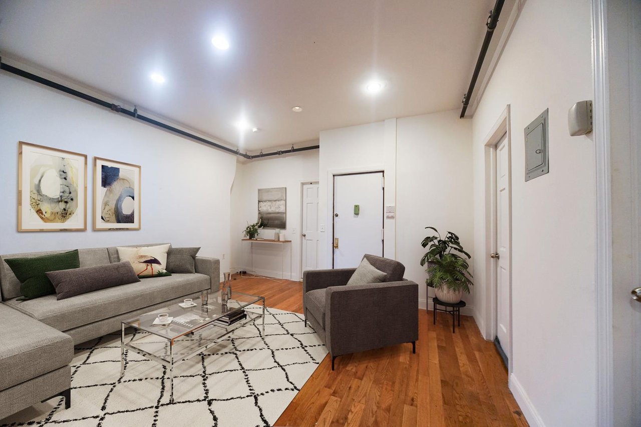 31 Saint Marks Place, Apt 1