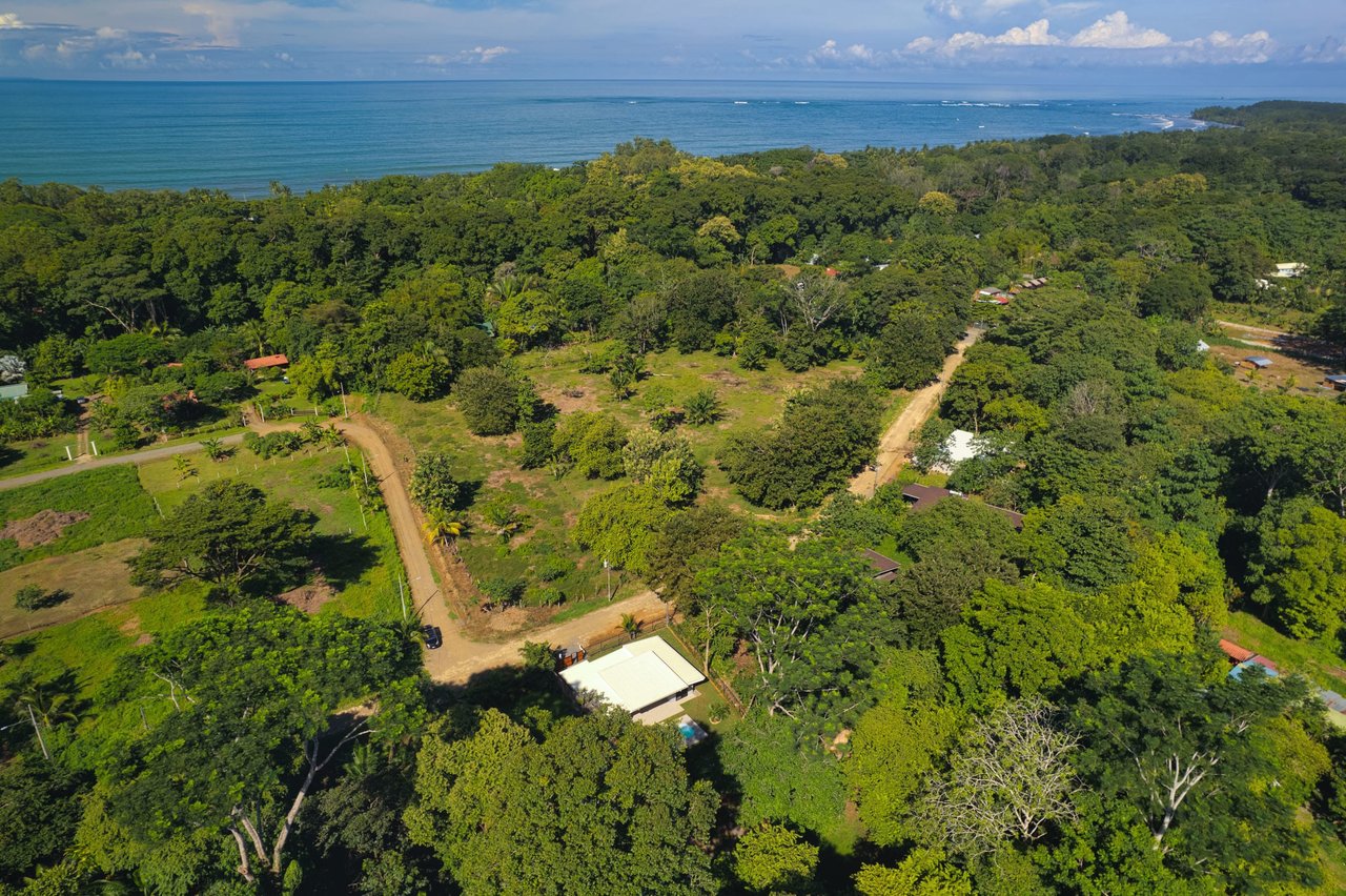 CASA MARINA – CLOSE WALK TO THE BEACH AT PLAYA CHAMAN – 0.14 ACRES
