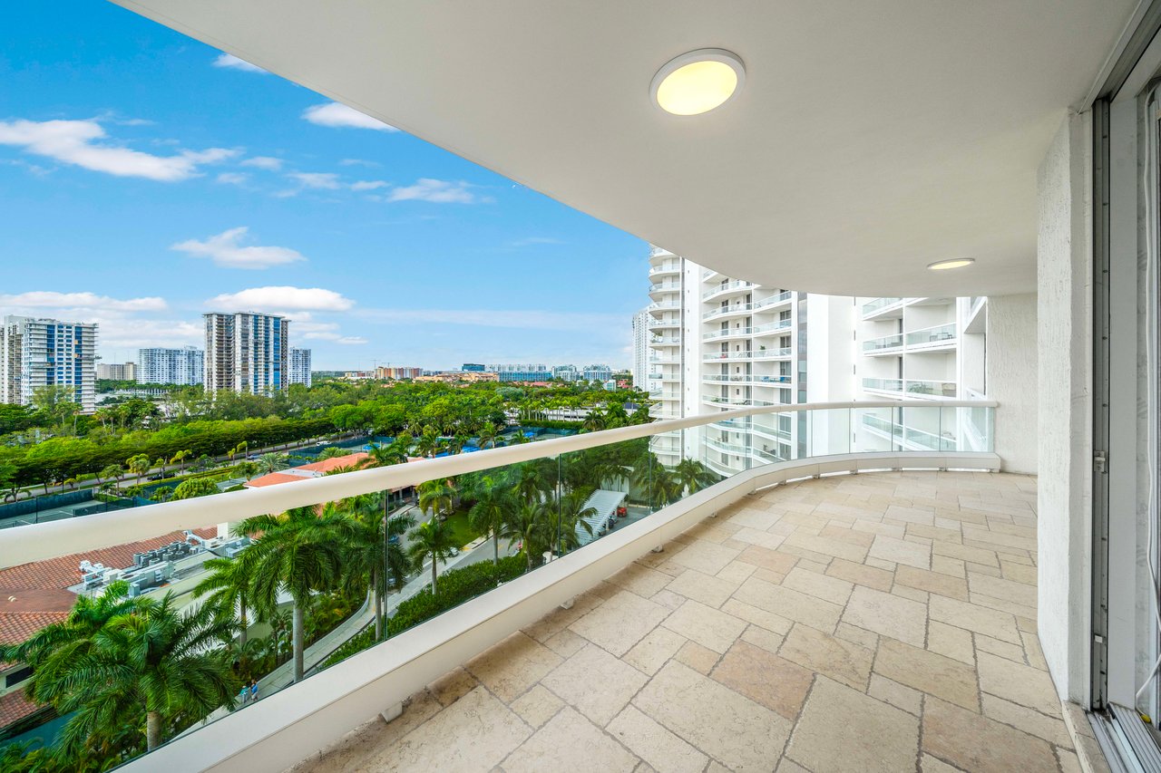 6000 Island Blvd Unit: 1007