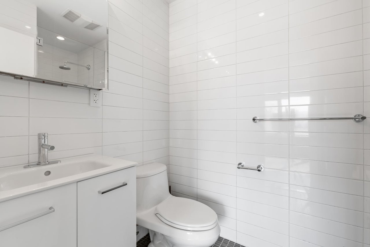 14 Conselyea St, #4