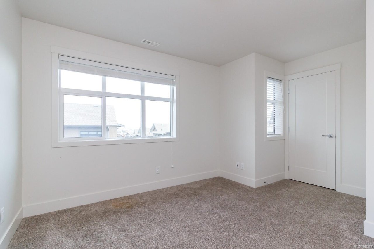 31-350 Latoria Blvd