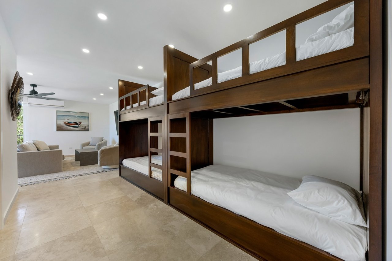 Renovated Tropical Ocean Estate, Flamingo, Guanacaste