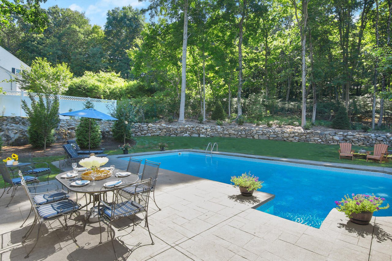 12 Bushy Ridge Road