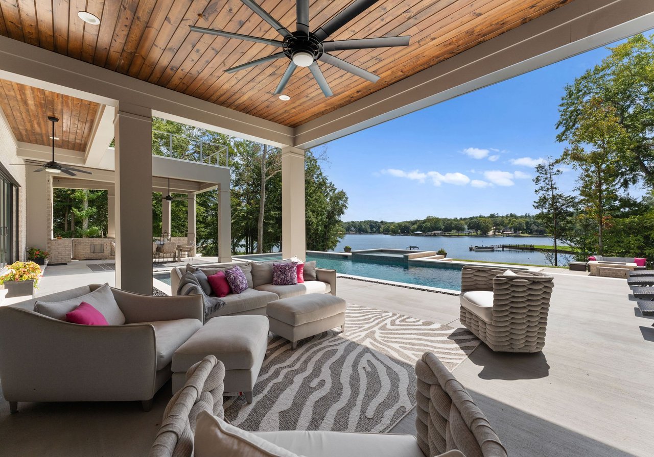 1812 Marthas Vineyard Road | Luxury Waterfront Modern Retreat