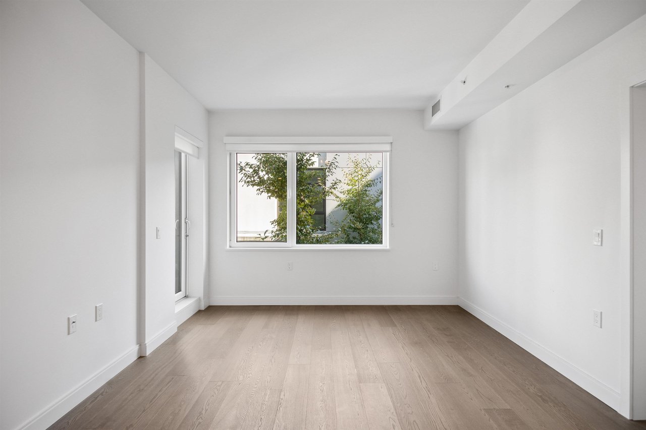 203-4932 Cambie St