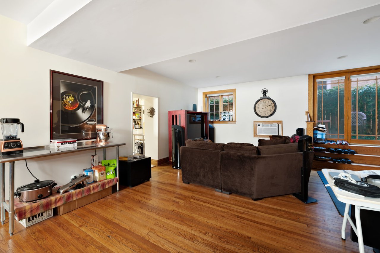 Charming Prairie-Style Logan Square Home: 2657 W. Logan Blvd