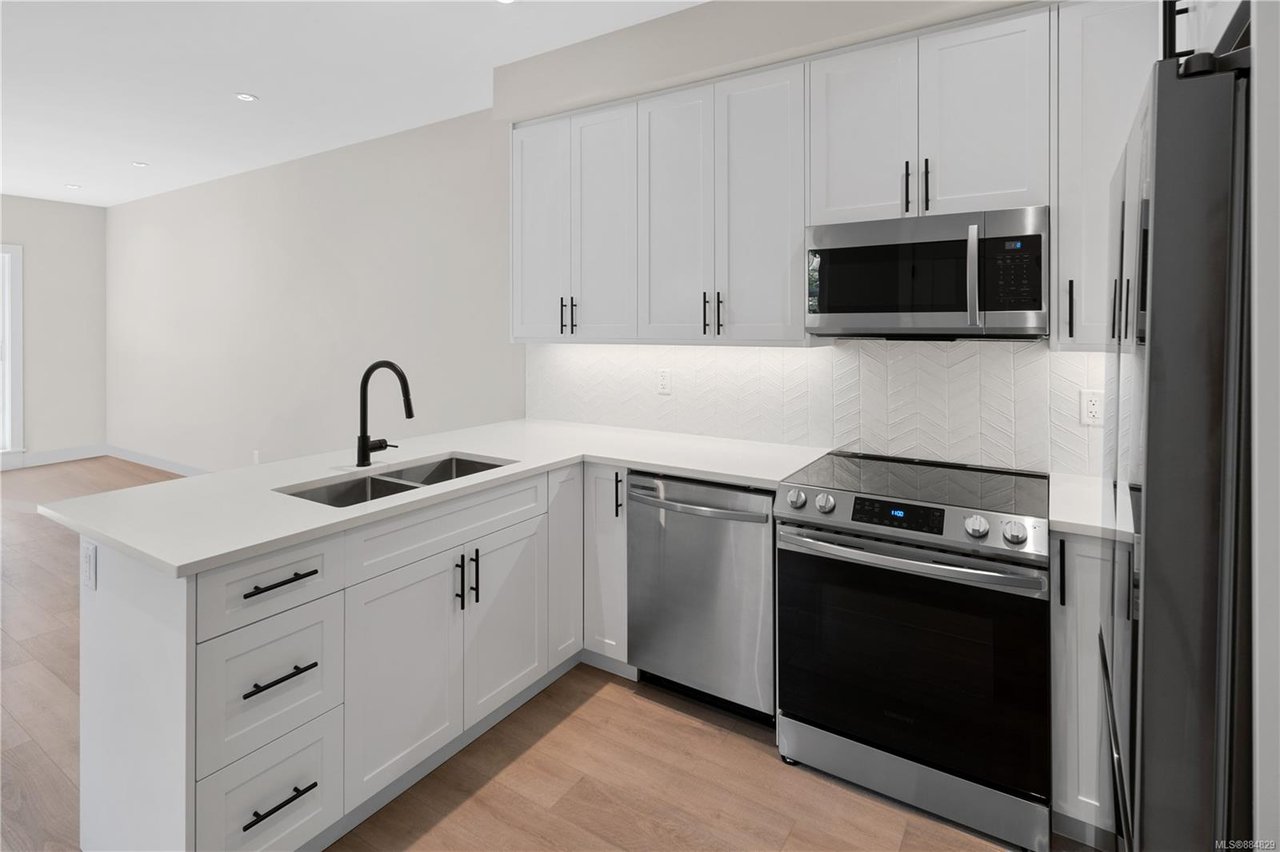 2708 Graham St, Victoria