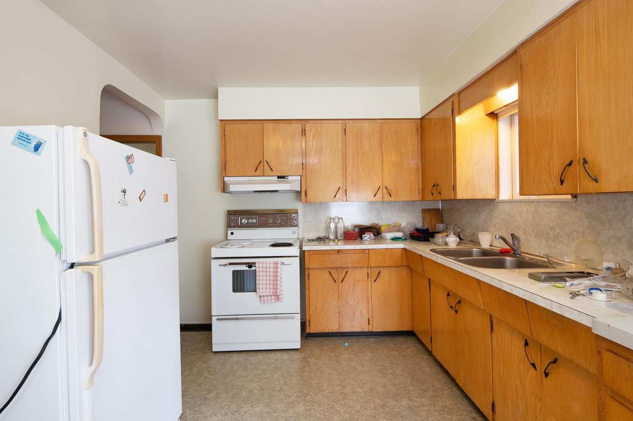 158 E 42nd Ave