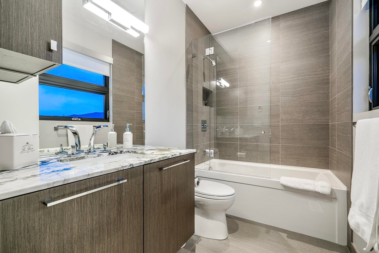 6255 St. Georges Cres