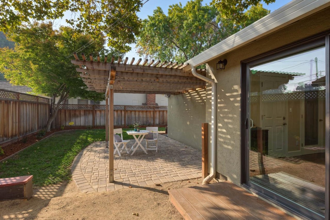 1093 Sunlite Dr