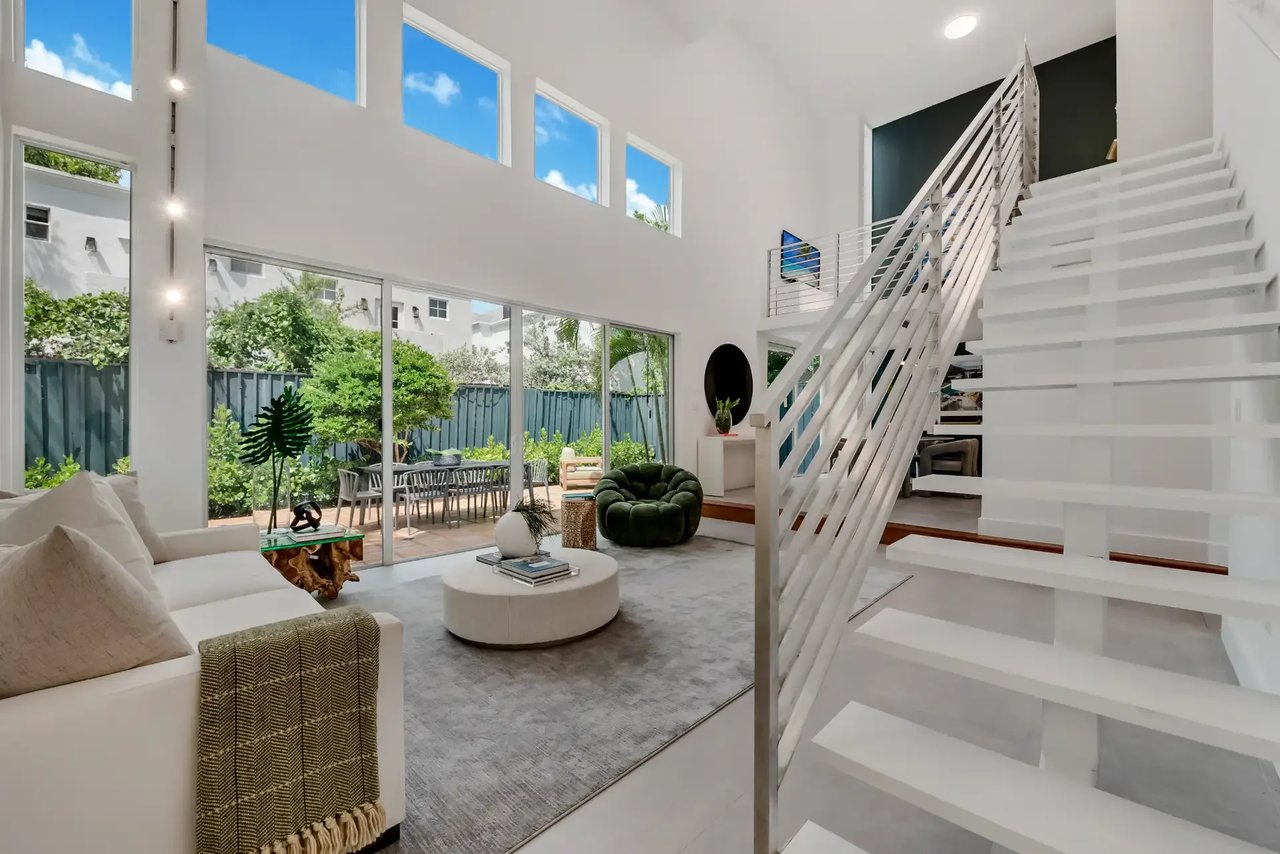 3122 Mary Street