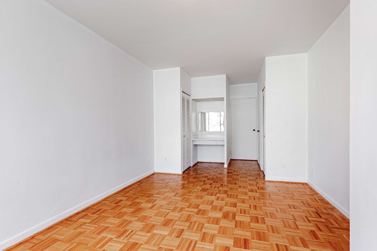 FOREST HILL OVERSIZED SUITE