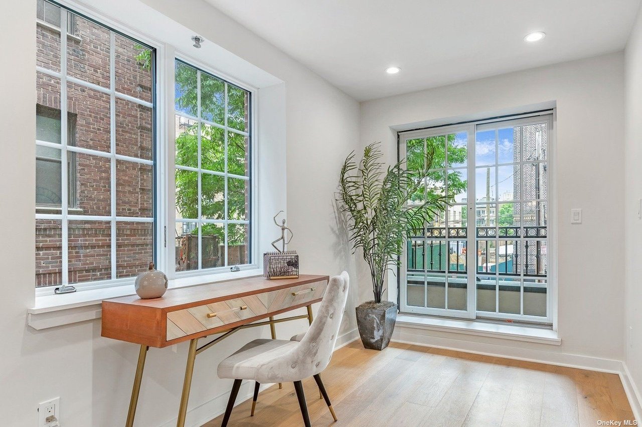 31-22 29th St, Unit 4B