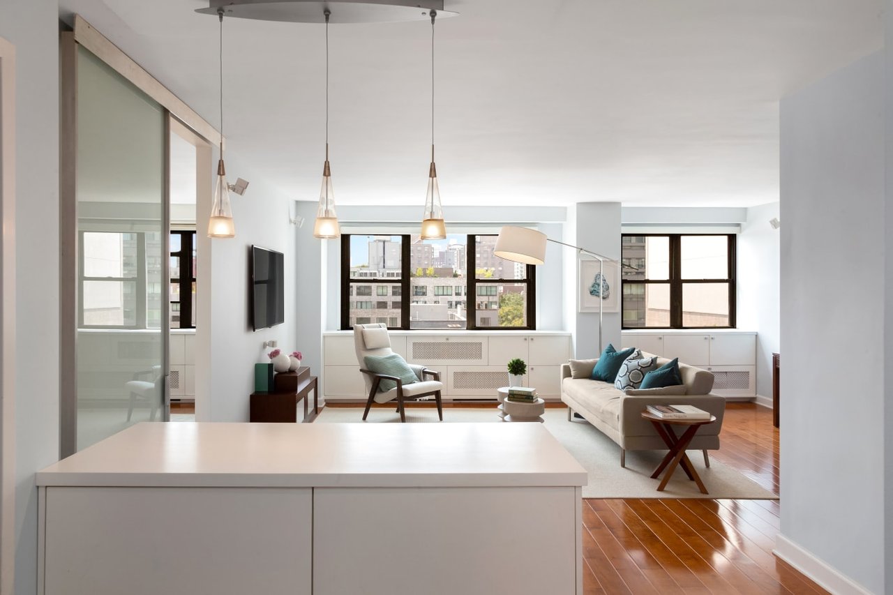 210 E 15th St, #10HJK