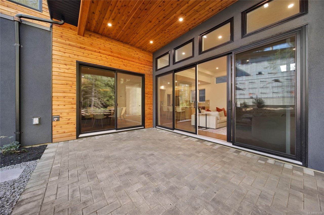 3905 Olympian Wy