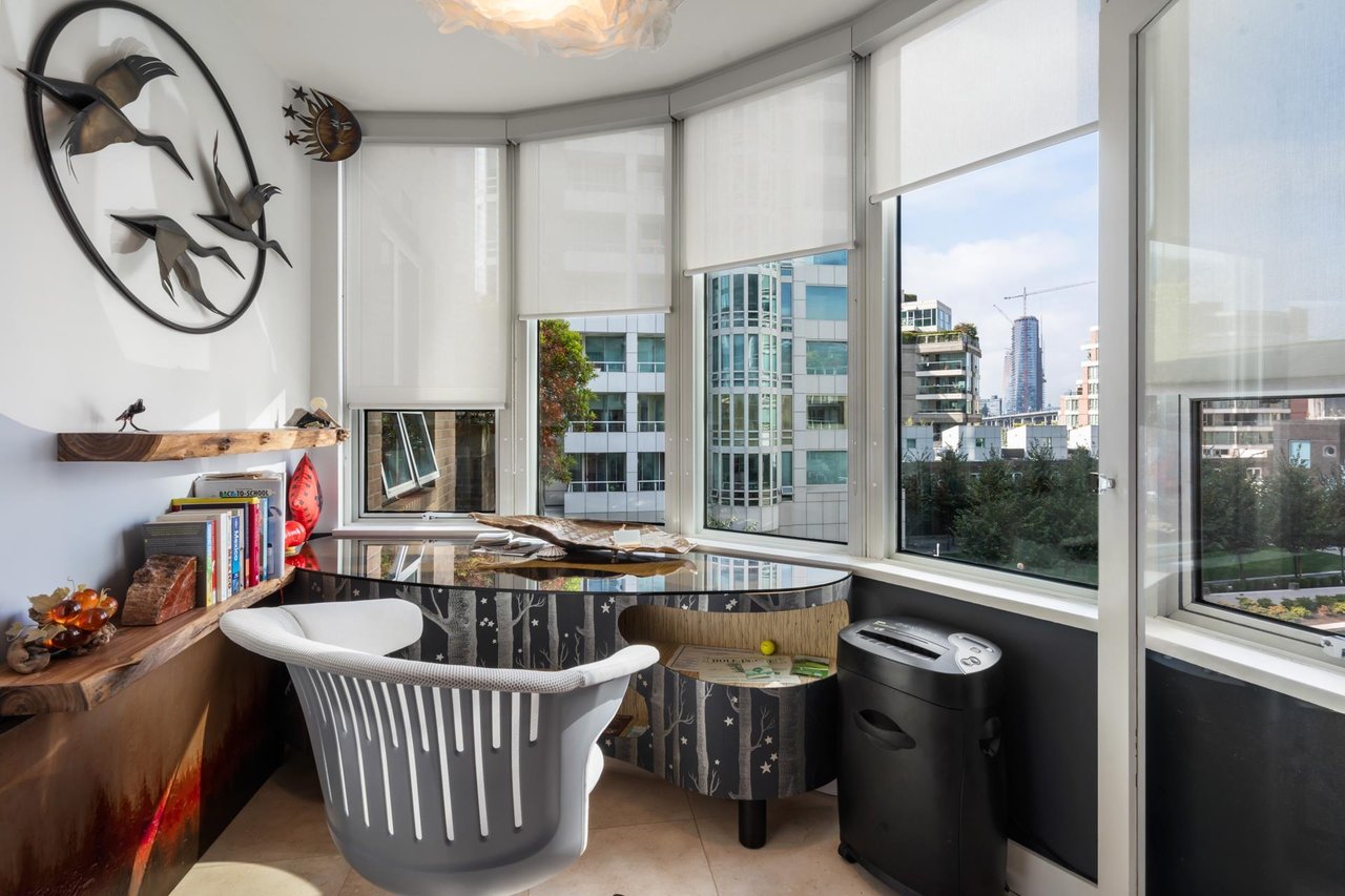 515-888 Beach Ave