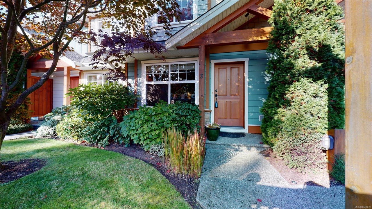 3-2529 Alexander St