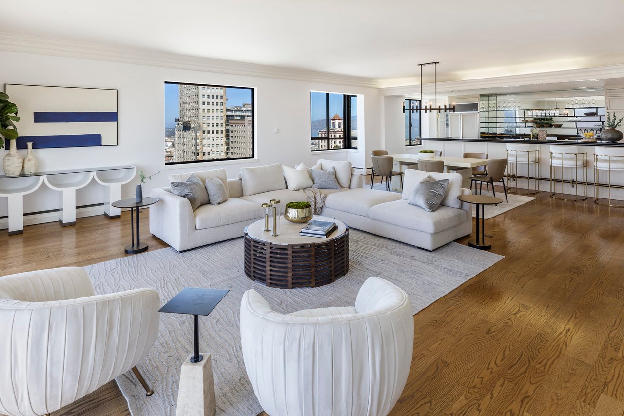 2,027 SqFt Corner View Condo On Nob Hill