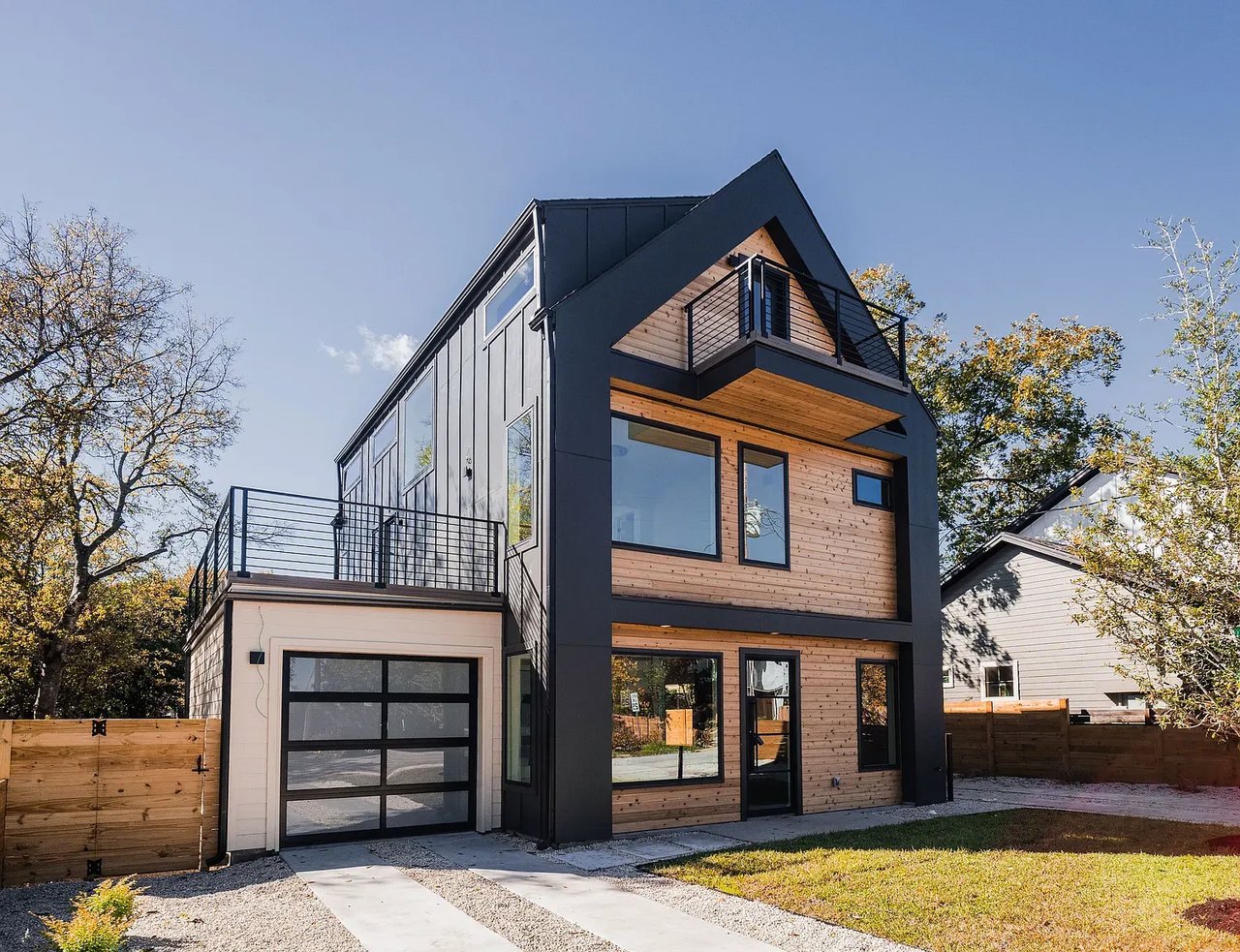 605 Brentwood St, #1