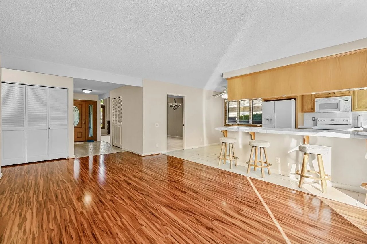 4618 Del Valle Pkwy